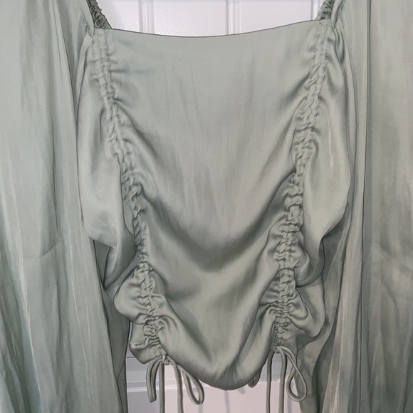 Crop top - Picture 2 of 3